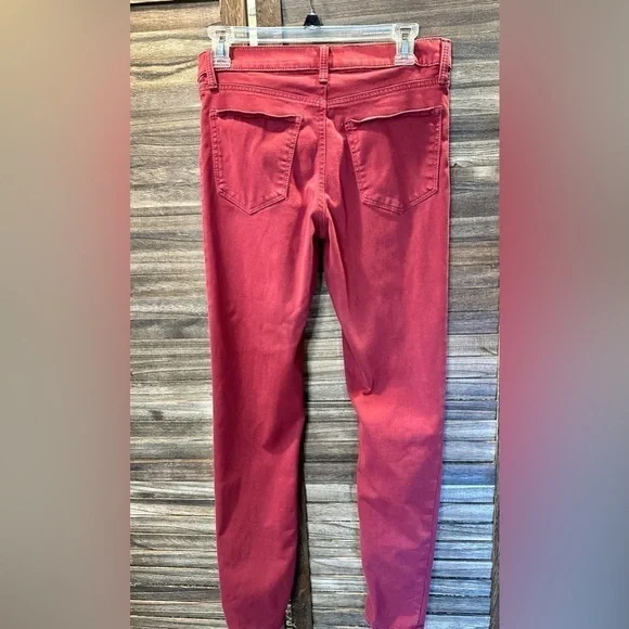Lucky Brand • Red Brooke Legging Jean • 6 • 28 - Picture 4 of 7
